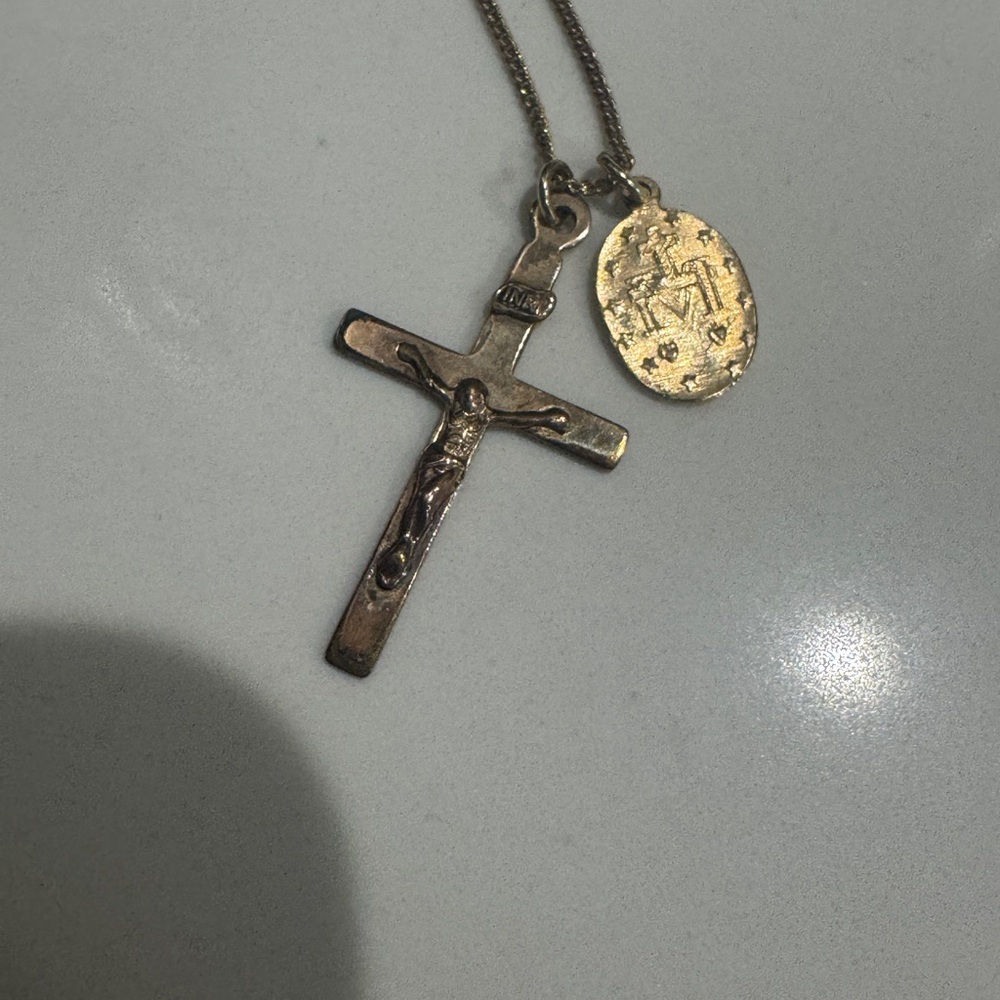 Bagatiba D2C Gold Necklace - Picture 6 of 7